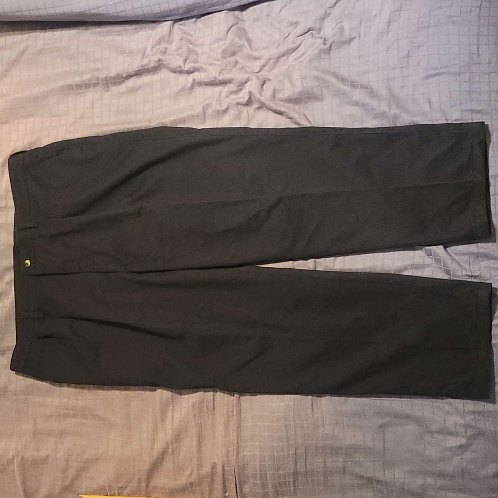 Men's Timber Creek by Wrangler Pleated Khakis Black